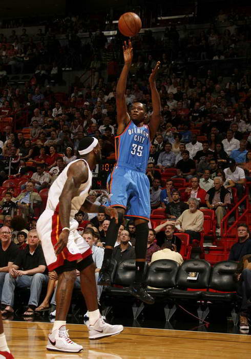 首轮对手范 首轮对手范