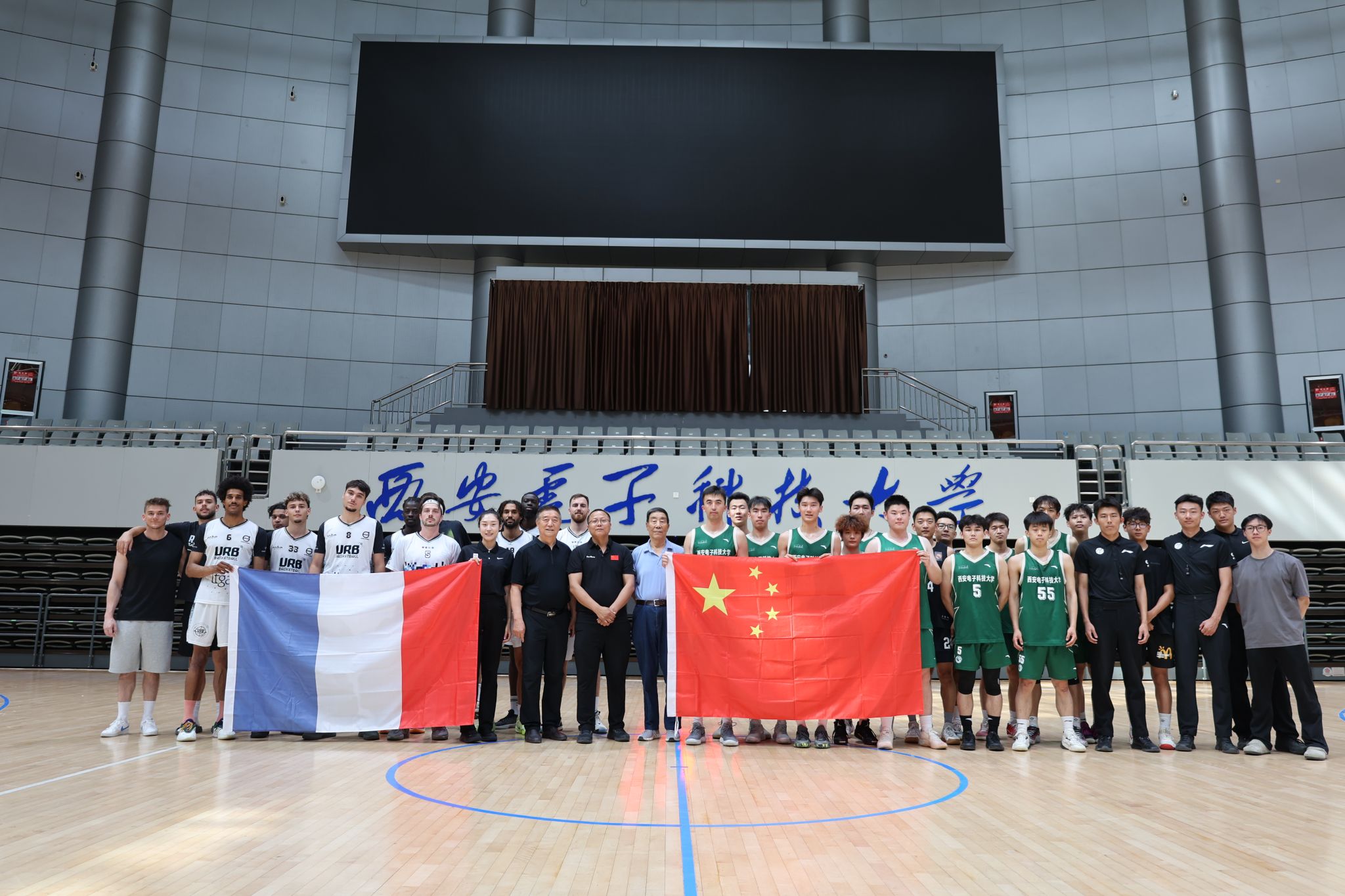 选择更趋保 选择更趋保